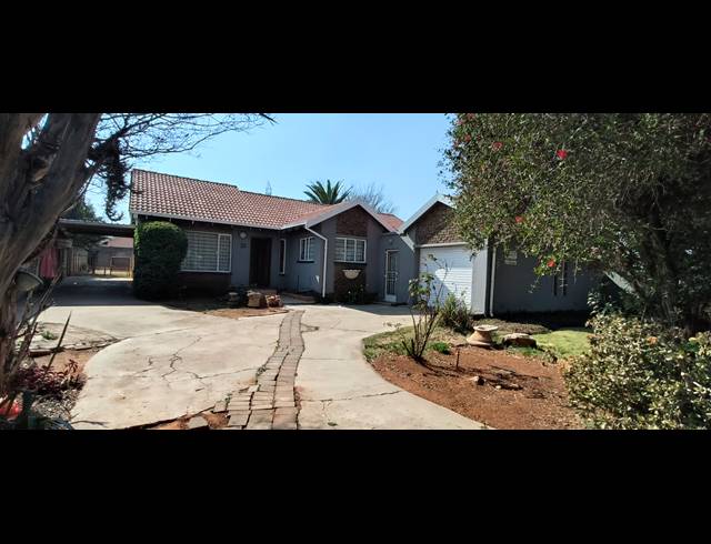 3 BEDROOM HOUSE FOR SALE IN WITPOORTJIE
